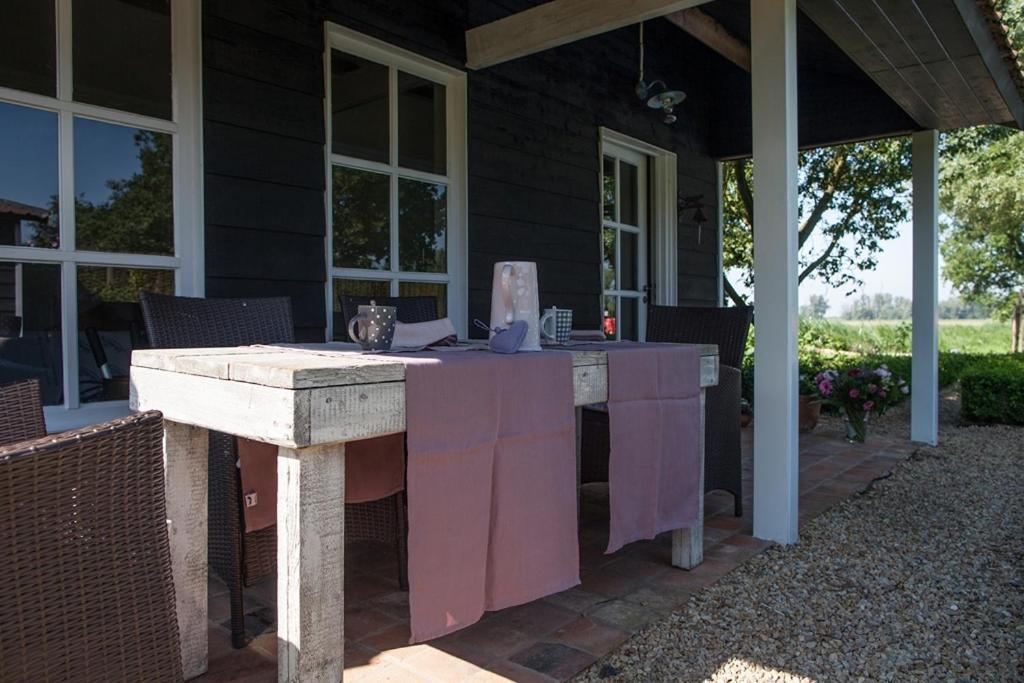 In D'Ouwe Vlaamse Schuur Bed & Breakfast Ossendrecht Bagian luar foto